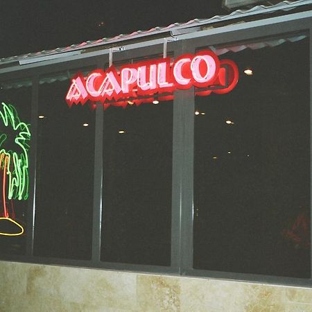 יירבאן Motel Acapulco מראה חיצוני תמונה