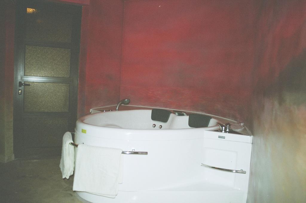 יירבאן Motel Acapulco מראה חיצוני תמונה